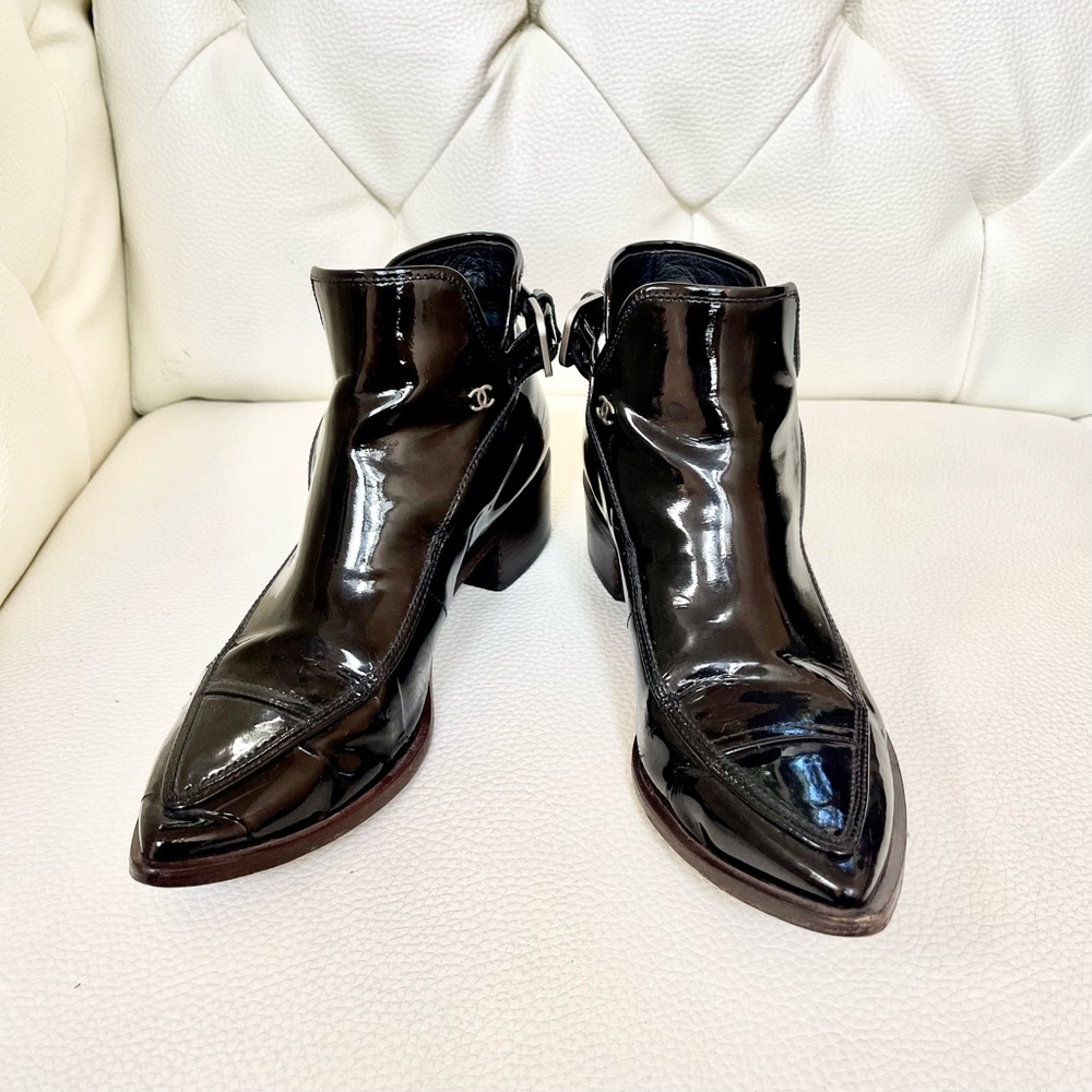CHANEL Black Patent Leather Pointed Toe Ankle Boots